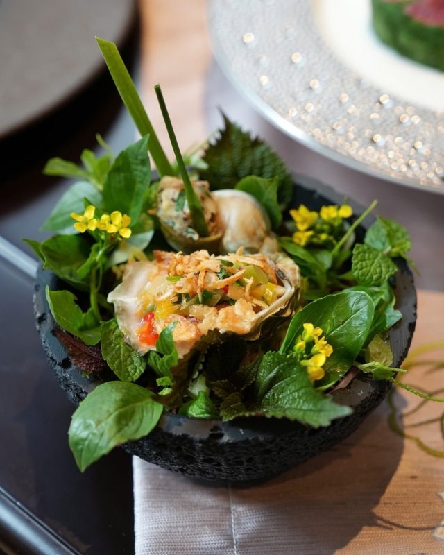 Loạt nh&agrave; h&agrave;ng 5 sao khiến 80% kh&aacute;ch Việt săn l&ugrave;ng dịp Tết Nguy&ecirc;n đ&aacute;n, được giới Michelin đ&aacute;nh gi&aacute; cao- Ảnh 4.