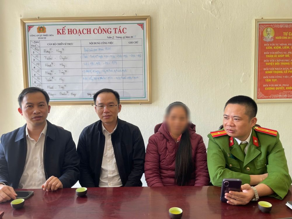 Người phụ nữ SN 1992 đến Agribank để chuyển khoản 140 triệu đồng cho "Mech Lio": C&ocirc;ng an v&agrave;o cuộc, y&ecirc;u cầu dừng giao dịch- Ảnh 1.