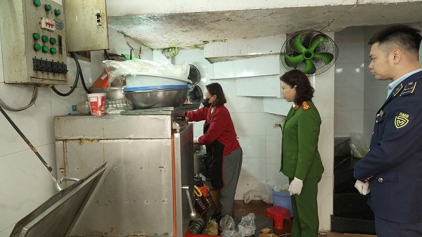 C&aacute;ch nhận biết gi&ograve; chả chứa h&agrave;n the cực độc hại: Đi chợ nhiều nhưng nhiều người kh&ocirc;ng hề biết- Ảnh 1.