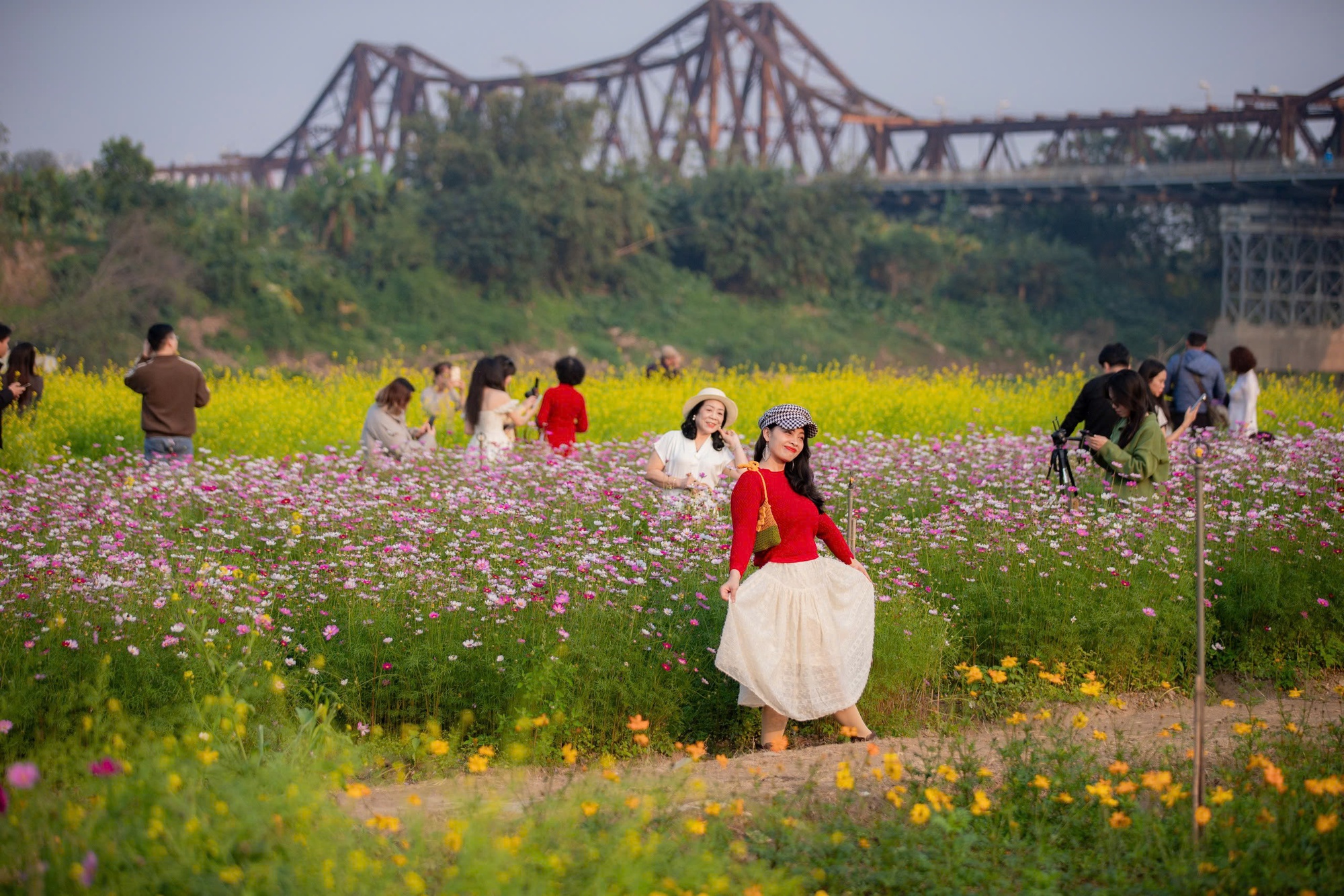 Giữa H&agrave; Nội vội v&atilde;, c&oacute; một nơi y&ecirc;n b&igrave;nh đến lạ m&agrave; giới trẻ đang rủ nhau t&igrave;m về- Ảnh 11.
