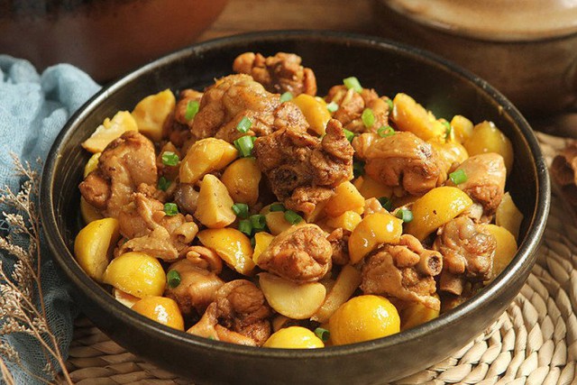 Hạt dẻ - m&oacute;n ăn cứu đ&oacute;i m&ugrave;a đ&ocirc;ng hay &ldquo;c&aacute;i bẫy&rdquo; sức khỏe? 3 nh&oacute;m người n&ecirc;n dừng lại- Ảnh 3.