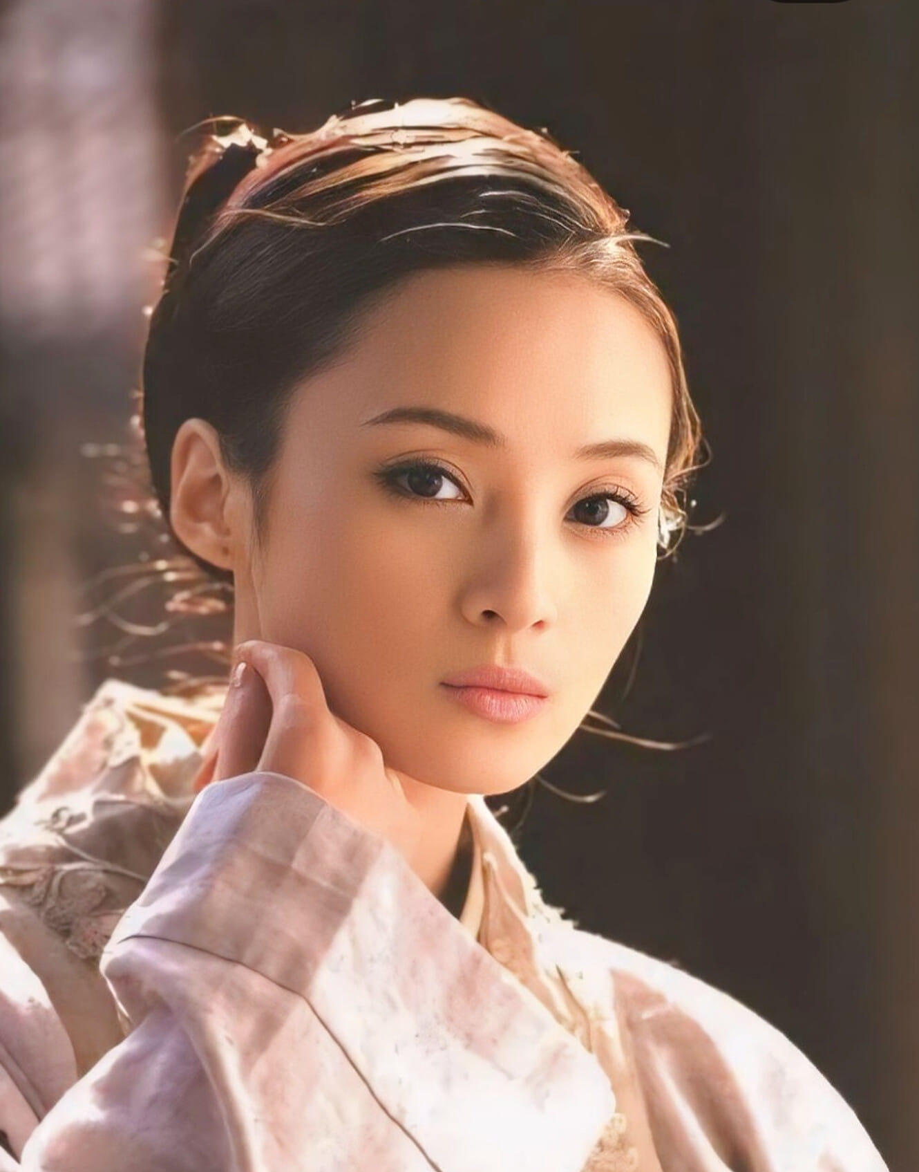 Mỹ nh&acirc;n đẹp như bức họa cổ, lấy trăng l&agrave;m giấy, m&acirc;y l&agrave;m mực: Mặt n&agrave;y mới l&agrave; mặt, 51 tuổi nh&igrave;n muốn y&ecirc;u lu&ocirc;n- Ảnh 2.