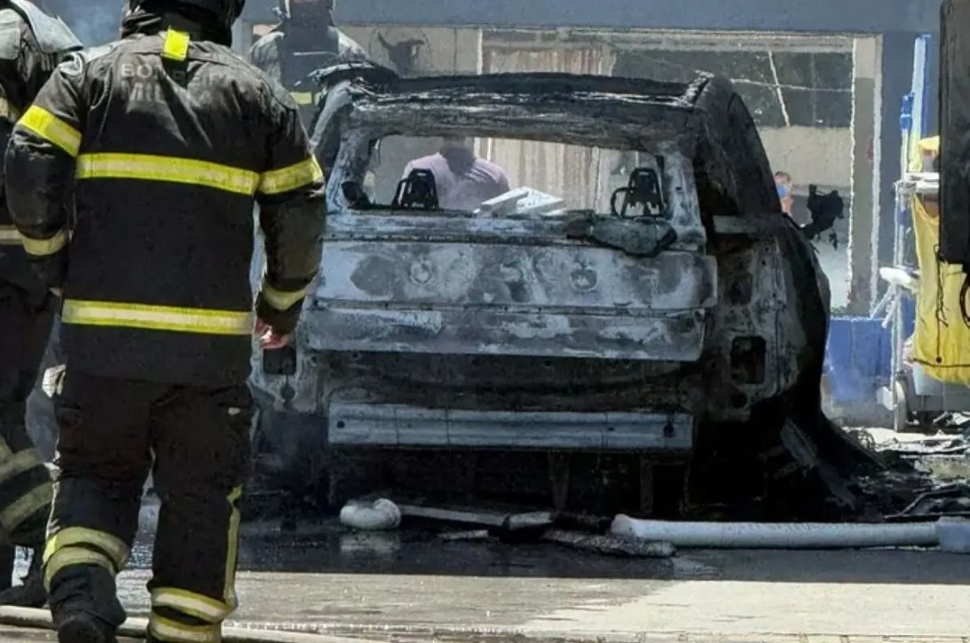 Xe điện của h&atilde;ng &lsquo;an to&agrave;n nhất thế giới&rsquo; bốc ch&aacute;y, hơn 33.000 sản phẩm bị triệu hồi, nguy&ecirc;n nh&acirc;n li&ecirc;n quan đến pin Trung Quốc- Ảnh 3.