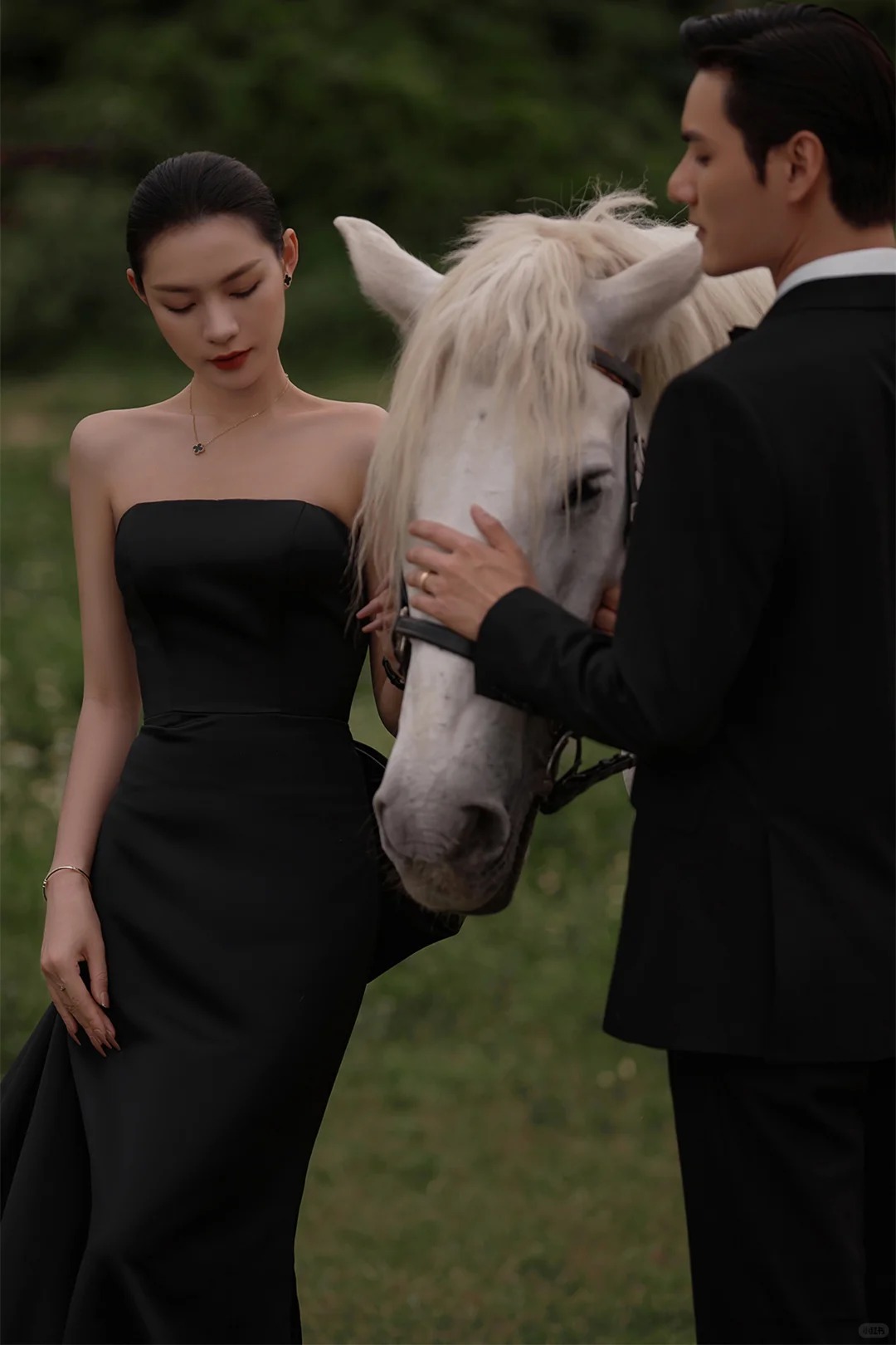 Phương Nhi v&agrave; Minh Ho&agrave;ng khởi động trend chụp ảnh cưới với ngựa: Th&ocirc;ng điệp ẩn giấu- Ảnh 4.