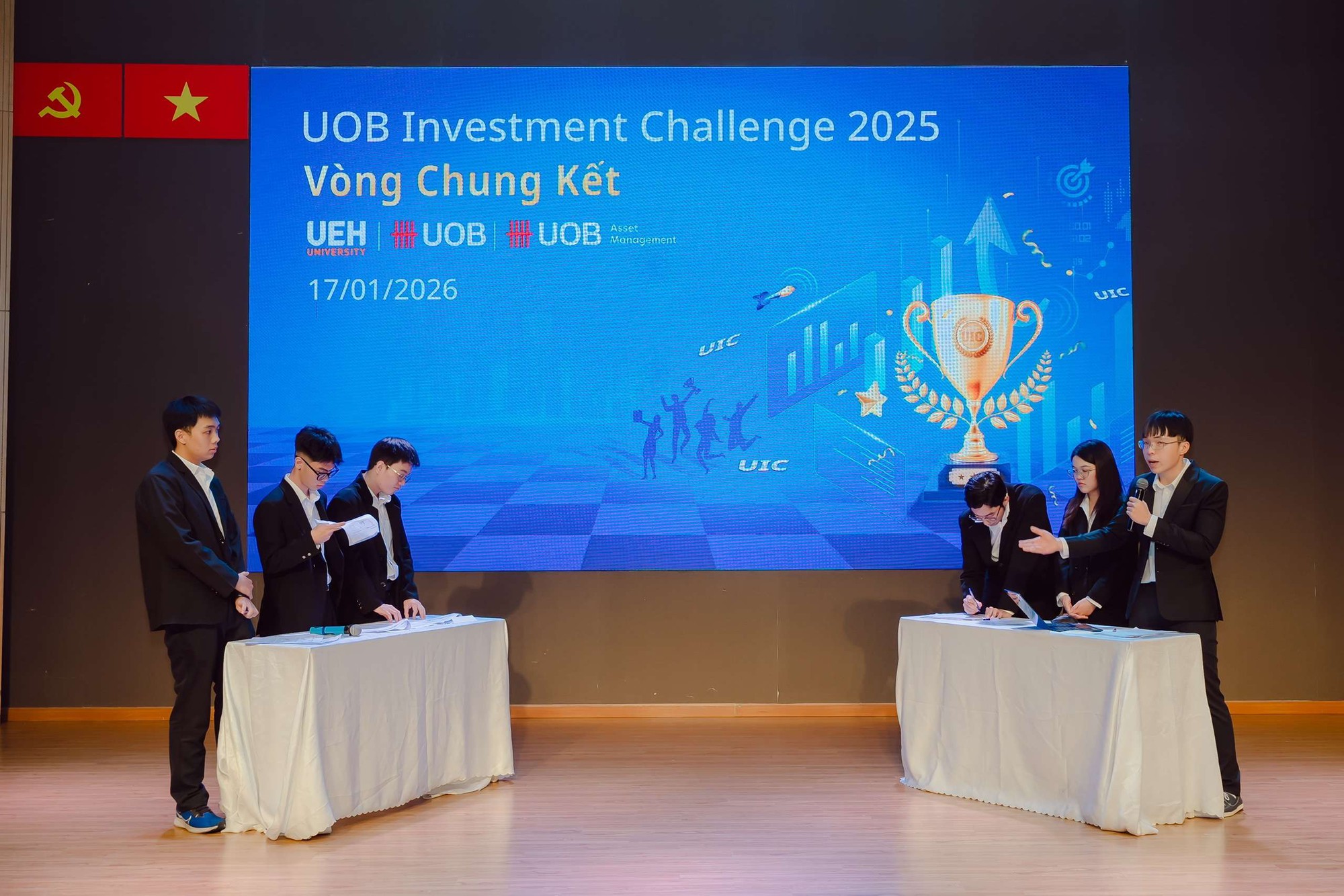 Khi bản lĩnh của thế hệ trẻ đầu tư lên tiếng, nhìn lại hành trình của UOB Investment Challenge 2025- Ảnh 3. Khi bản lĩnh của thế hệ trẻ đầu tư lên tiếng, nhìn lại hành trình của UOB Investment Challenge 2025- Ảnh 3.