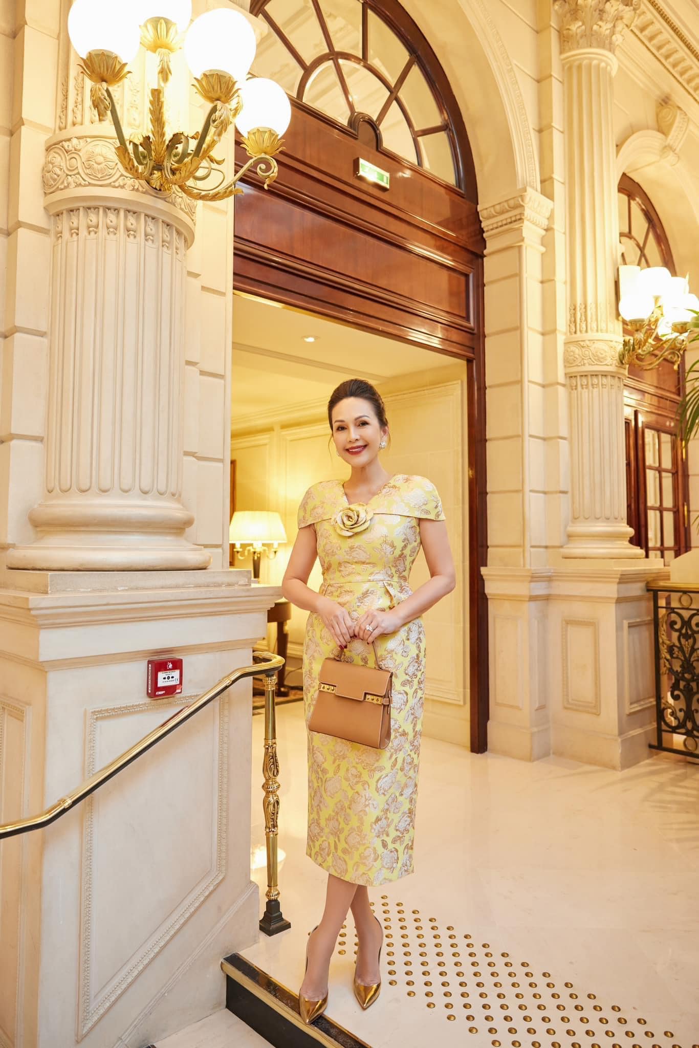 Mỹ nh&acirc;n được đại gia y&ecirc;u say đắm suốt 32 năm, tặng biệt thự ho&agrave;nh tr&aacute;ng, nhẫn kim cương- Ảnh 7.