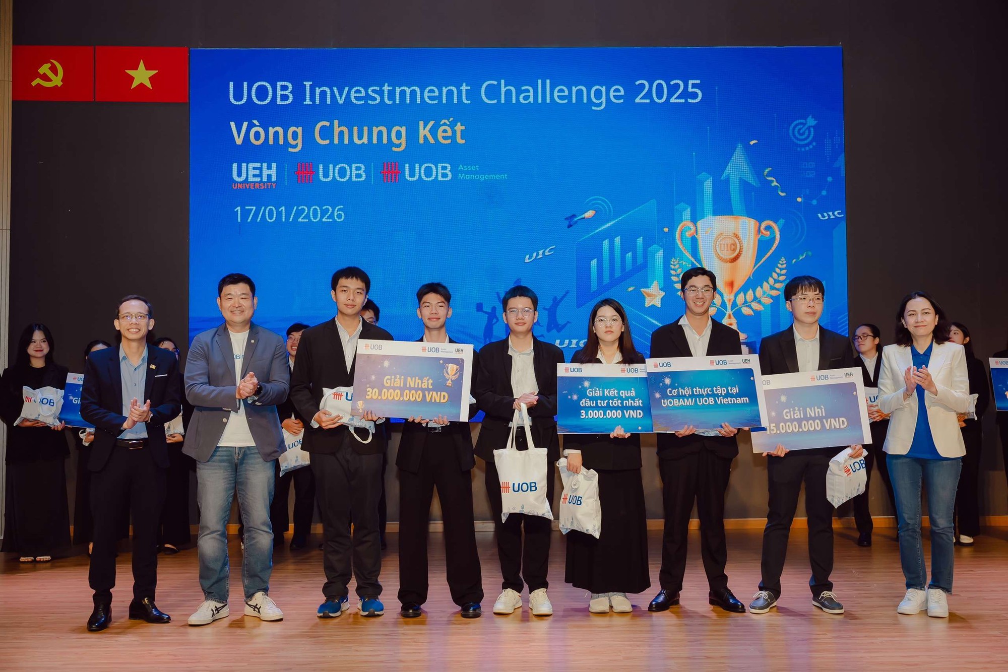 Khi bản lĩnh của thế hệ trẻ đầu tư lên tiếng, nhìn lại hành trình của UOB Investment Challenge 2025- Ảnh 4. Khi bản lĩnh của thế hệ trẻ đầu tư lên tiếng, nhìn lại hành trình của UOB Investment Challenge 2025- Ảnh 4.