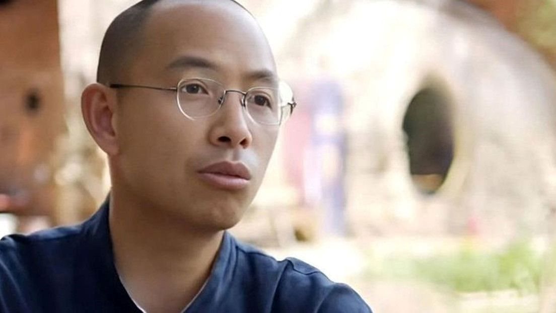 Ph&aacute;t hiện kỹ sư IT lương 40 triệu đồng nhưng bất ngờ bỏ việc, sống kh&ocirc;ng vợ con, ng&agrave;y n&agrave;o cũng chui ra chui v&agrave;o hang đ&aacute; bỏ hoang- Ảnh 1.