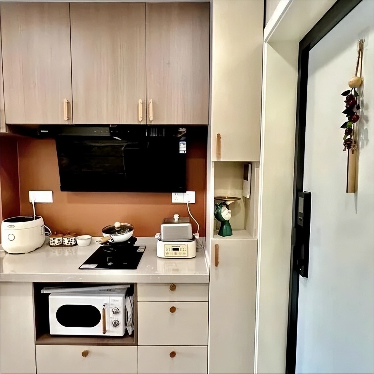 Thề chết kh&ocirc;ng ở nh&agrave; thu&ecirc;: C&ocirc; g&aacute;i dồn tiền mua căn hộ nhỏ, quyết theo đuổi lối sống 