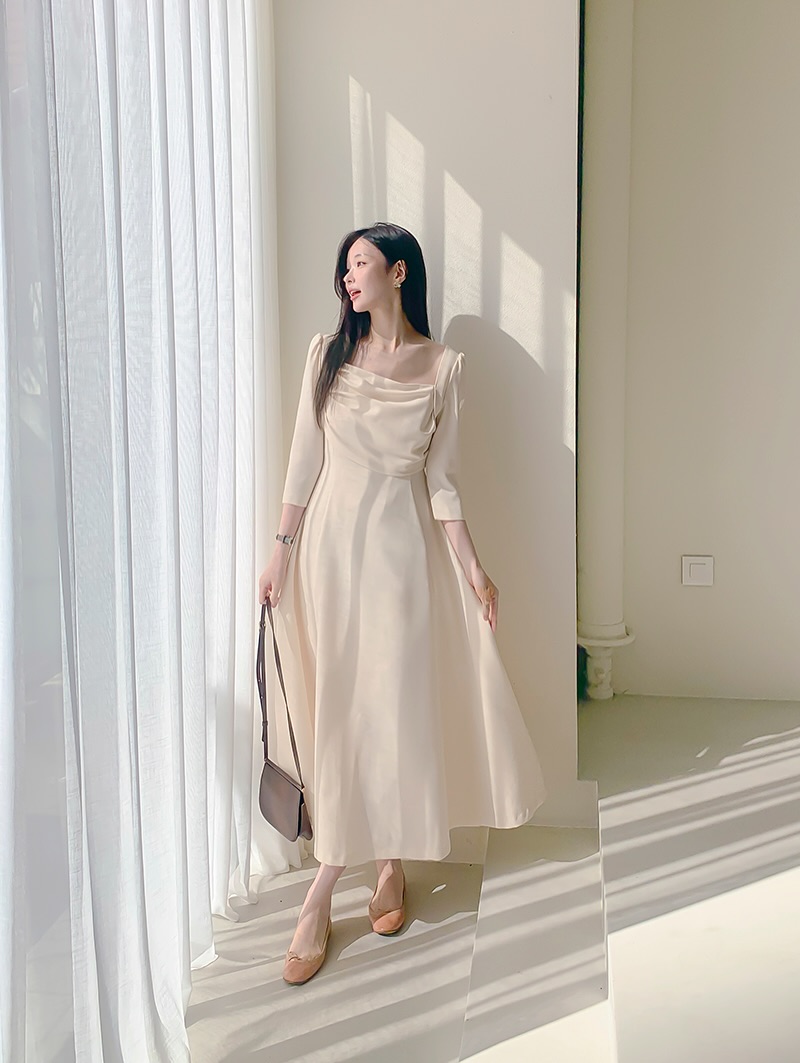 5 mẫu v&aacute;y liền t&ocirc;n d&aacute;ng hiệu quả nhất, xứng đ&aacute;ng sắm diện Tết- Ảnh 7.