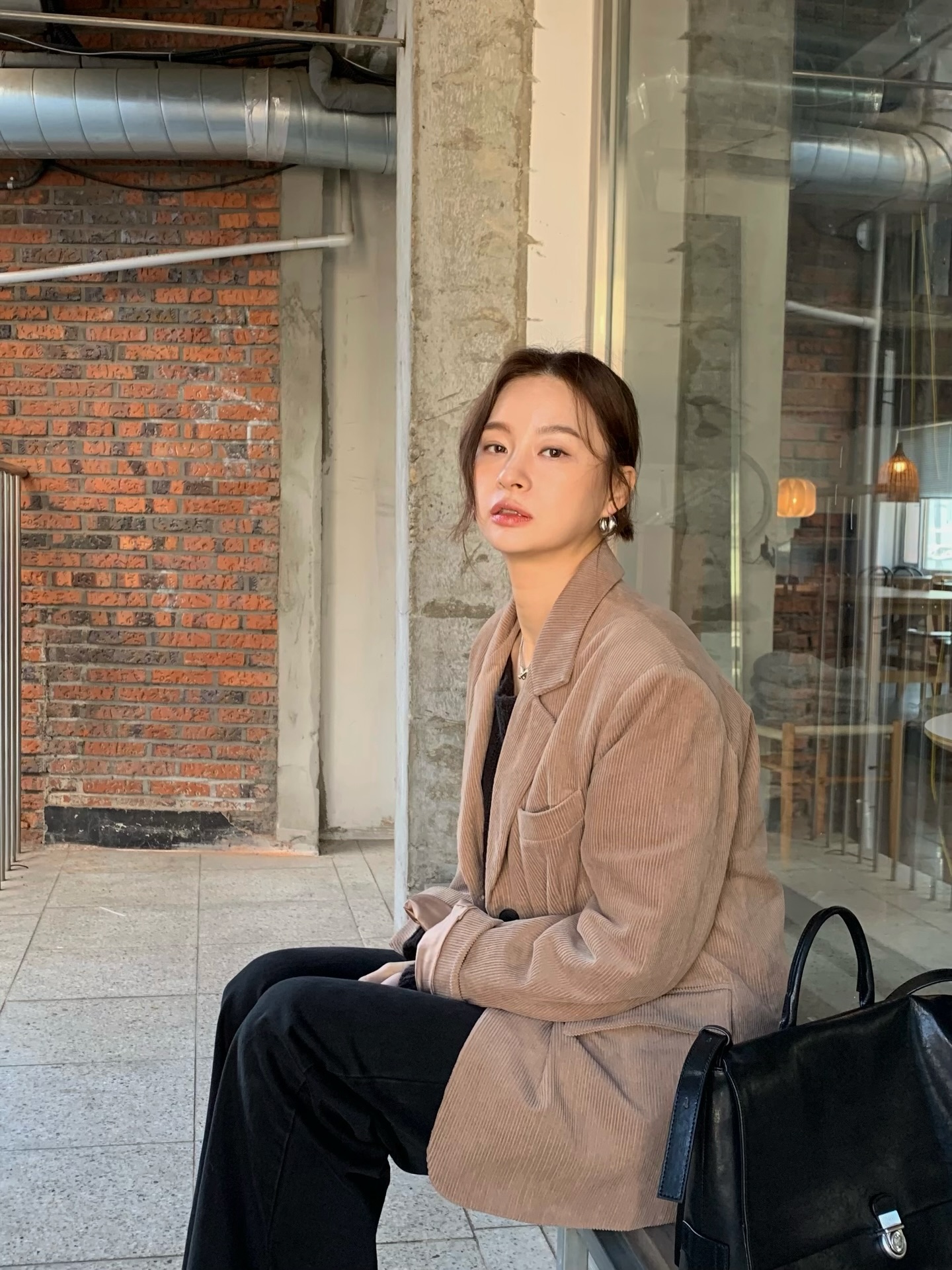 Mặc 5 kiểu trang phục n&agrave;y, chị em cứ b&uacute;i t&oacute;c l&agrave; đẹp nhất- Ảnh 2.