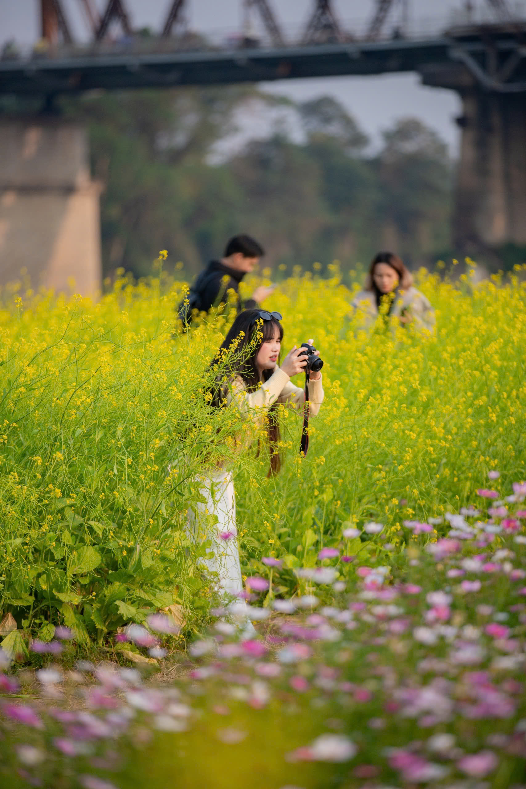 Giữa H&agrave; Nội vội v&atilde;, c&oacute; một nơi y&ecirc;n b&igrave;nh đến lạ m&agrave; giới trẻ đang rủ nhau t&igrave;m về- Ảnh 7.