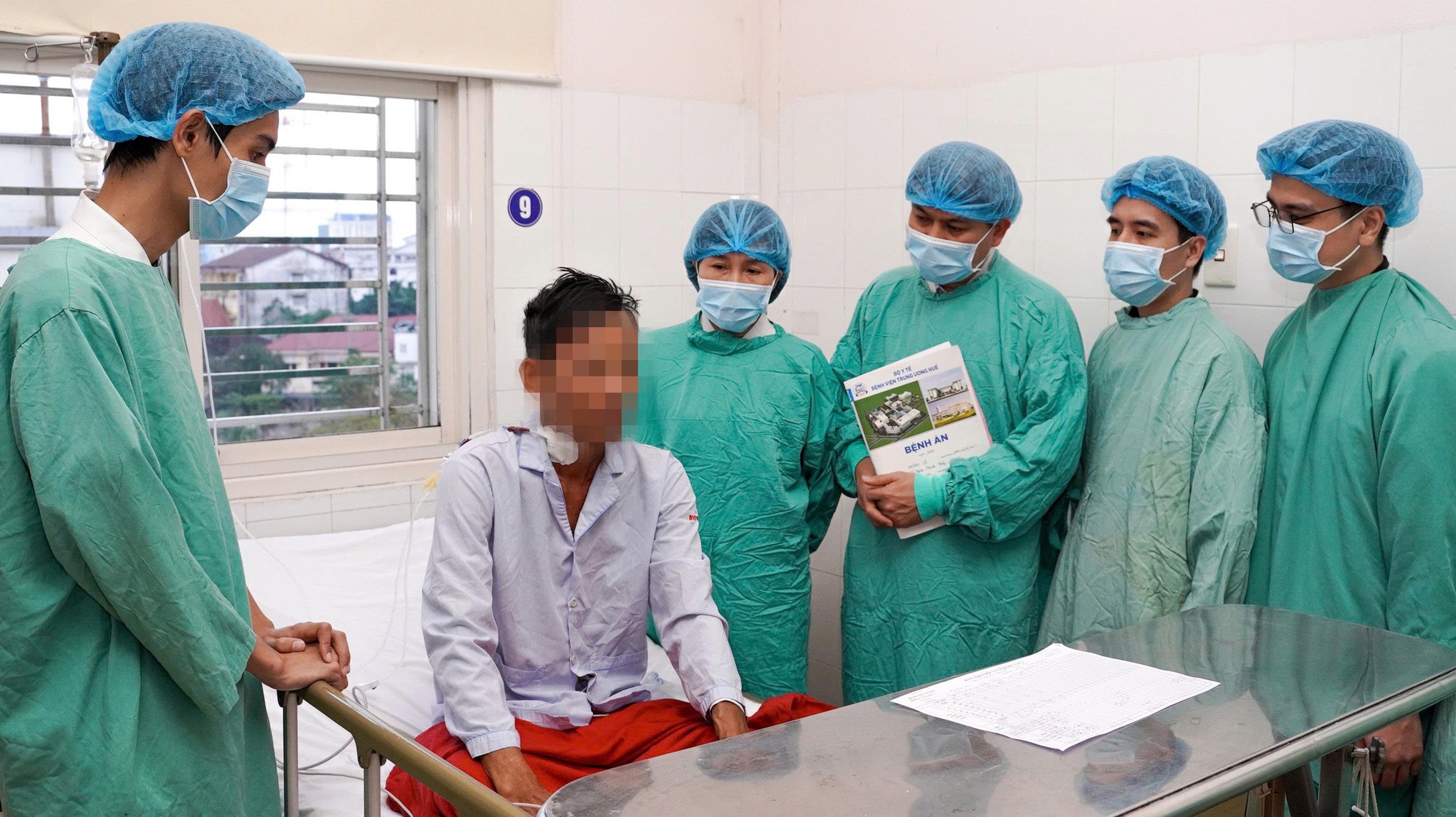 Kỳ t&iacute;ch y học tại Huế: Ca mổ chỉ 2 nơi tr&ecirc;n thế giới l&agrave;m được- Ảnh 1.