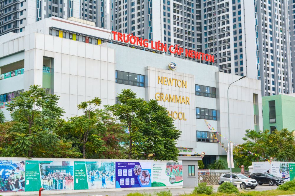 Ng&ocirc;i trường được v&iacute; như "quốc tế chuy&ecirc;n" ở H&agrave; Nội c&oacute; 9/9 học sinh đạt giải HSG Quốc gia, mỗi em được thưởng 200 - 300 triệu: Vu&yacute;p!- Ảnh 3.