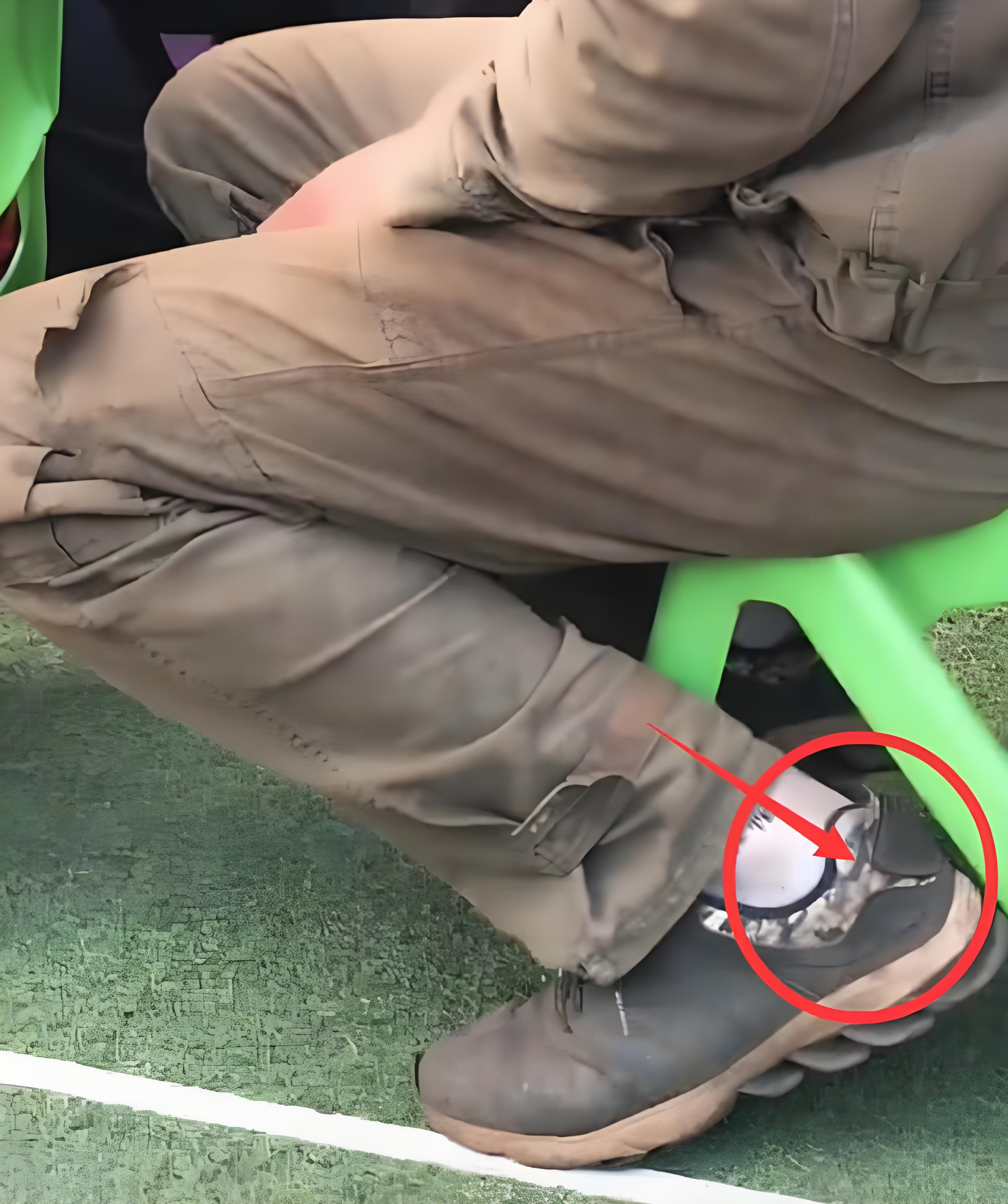 5 năm tr&ocirc;i qua, bức ảnh họp phụ huynh n&agrave;y vẫn g&acirc;y tranh c&atilde;i- Ảnh 1.