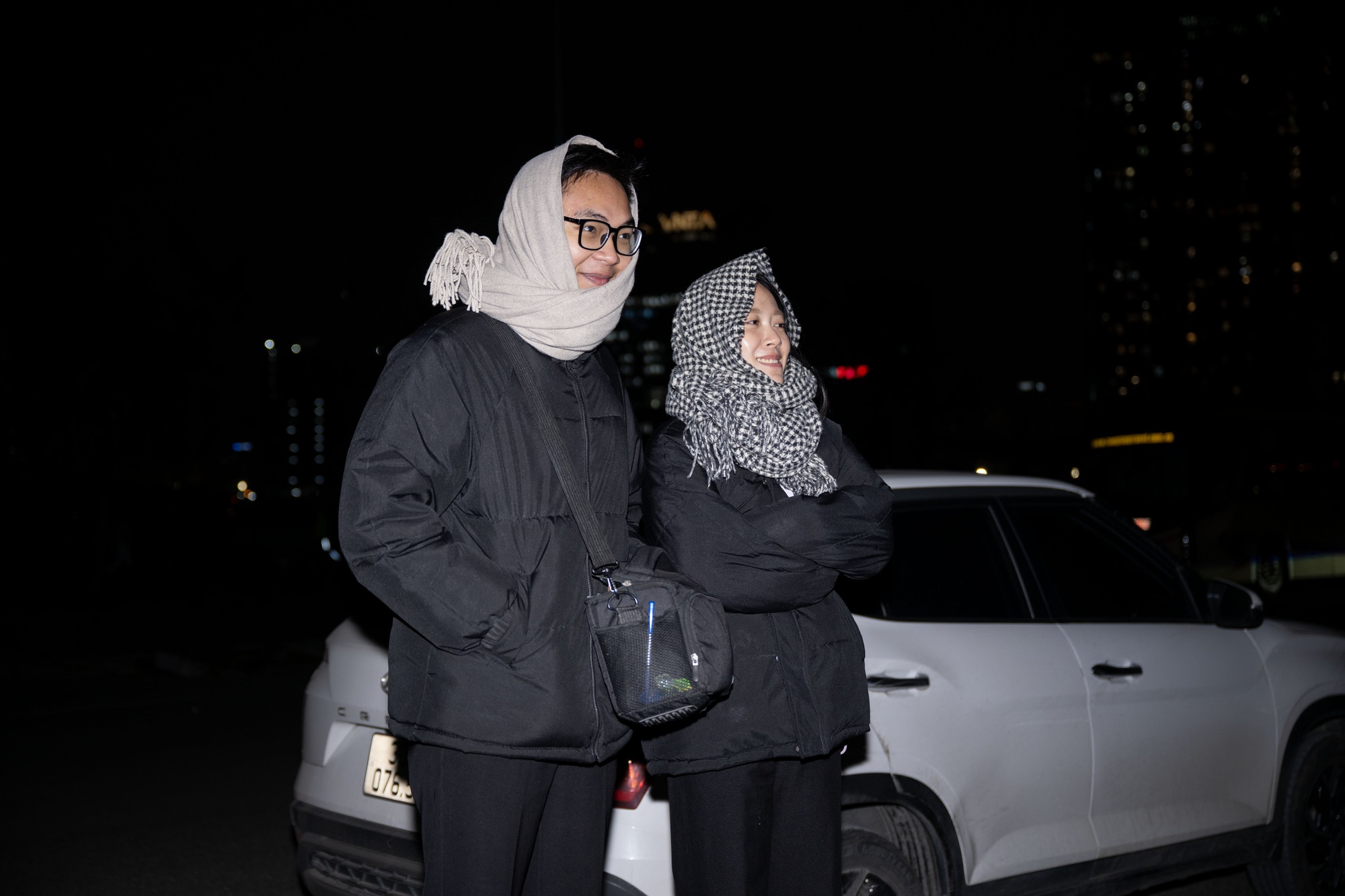 Tối 21/1, người d&acirc;n H&agrave; Nội h&aacute;o hức ngắm nh&igrave;n m&agrave;n tr&igrave;nh diễn ph&aacute;o hoa tổng duyệt cực m&atilde;n nh&atilde;n tại s&acirc;n vận động Mỹ Đ&igrave;nh- Ảnh 3.