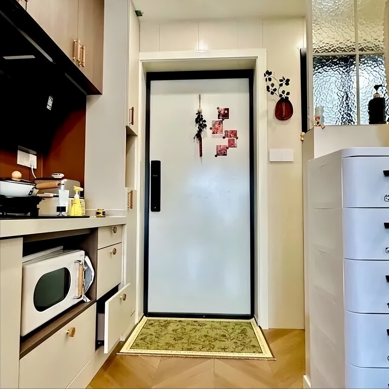 Thề chết kh&ocirc;ng ở nh&agrave; thu&ecirc;: C&ocirc; g&aacute;i dồn tiền mua căn hộ nhỏ, quyết theo đuổi lối sống 