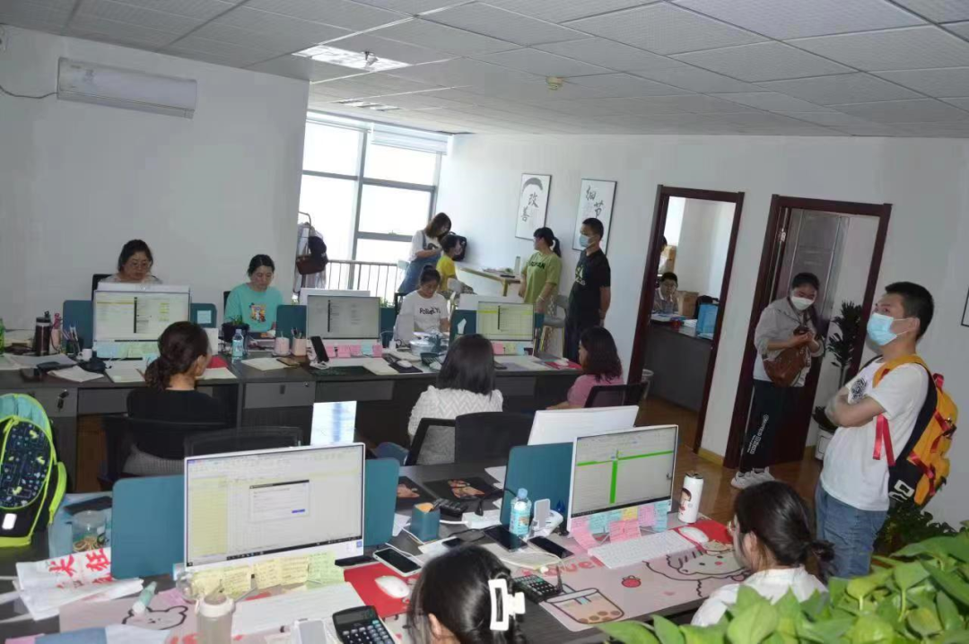 Ph&aacute;t hiện 38kg v&agrave;ng trị gi&aacute; hơn 56 tỷ đồng nằm rải r&aacute;c trong căn hộ chuy&ecirc;n b&aacute;n h&agrave;ng livestream- Ảnh 1.