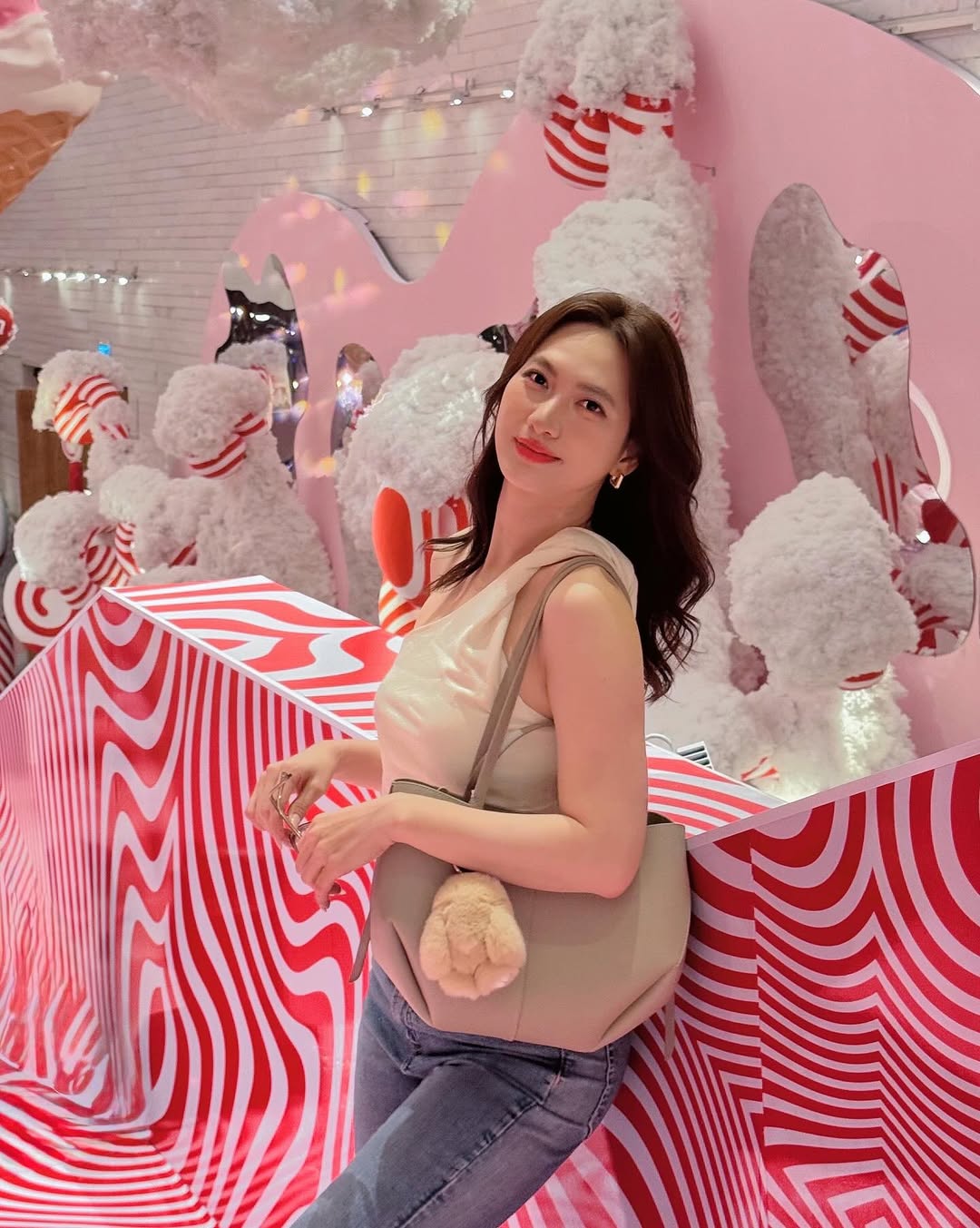 Ngoại lệ showbiz: Mỹ nh&acirc;n chẳng thiết ăn diện lồng lộn, nhưng c&agrave;ng cố mặc đơn giản c&agrave;ng 