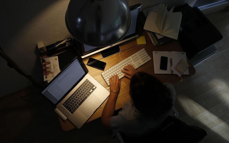 G&oacute;c khuất nghề l&agrave;m trợ l&yacute; cho tỷ ph&uacute;: 10 v&ograve;ng phỏng vấn, y&ecirc;u cầu l&agrave;m việc 24/7, lương thưởng ra sao?- Ảnh 1.