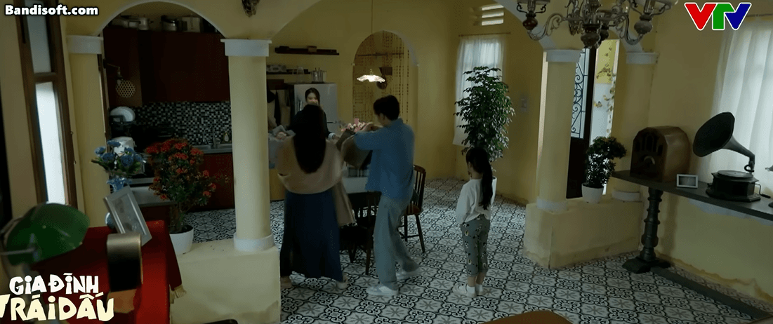 Tiểu mỹ nh&acirc;n triệu view g&aacute;nh trọn phim Việt giờ v&agrave;ng: Xinh như thi&ecirc;n thần, l&ecirc;n h&igrave;nh v&agrave;i cảnh đỉnh hơn 23 tập cộng lại- Ảnh 4.