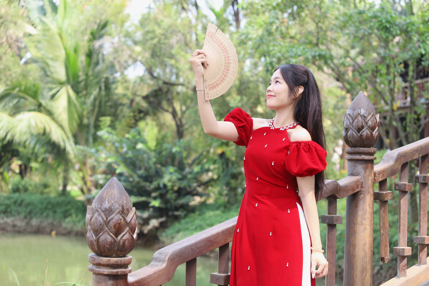 Thiếu nữ n&ocirc; nức chụp ảnh Tết ở Bảo t&agrave;ng &Aacute;o d&agrave;i- Ảnh 8.