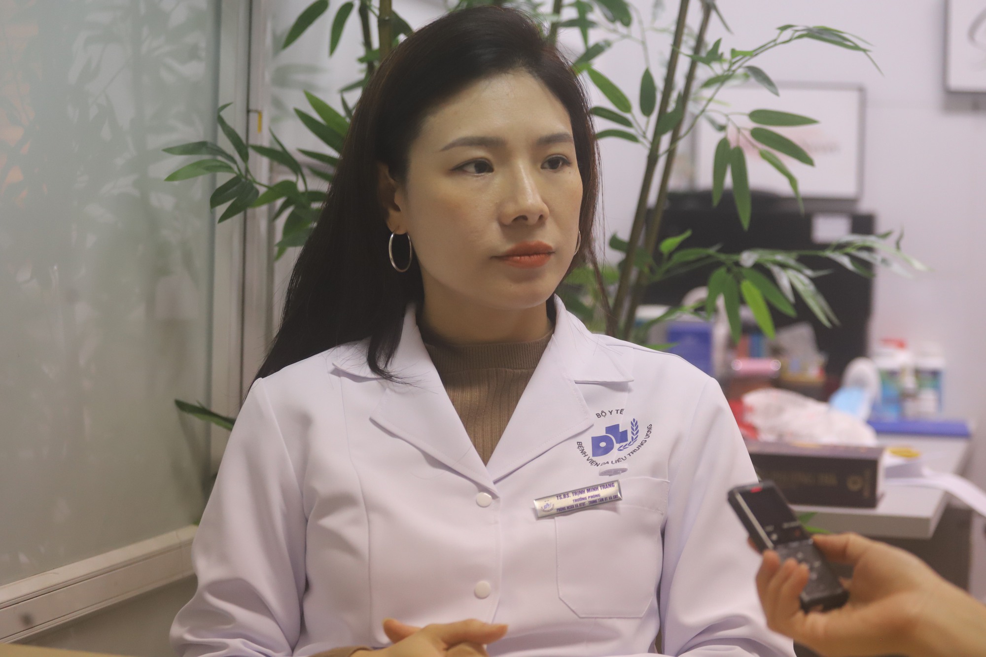 B&aacute;c sĩ tuyến Trung ương cảnh b&aacute;o: Đường l&acirc;y truyền HPV phức tạp, gia tăng nhanh ở nam giới v&agrave; nh&oacute;m trẻ- Ảnh 1.