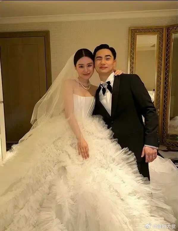 Bạn g&aacute;i đi r&igrave;nh Vương Hạc Đệ v&igrave; sợ Triệu Lộ Tư lấn lướt?- Ảnh 5.