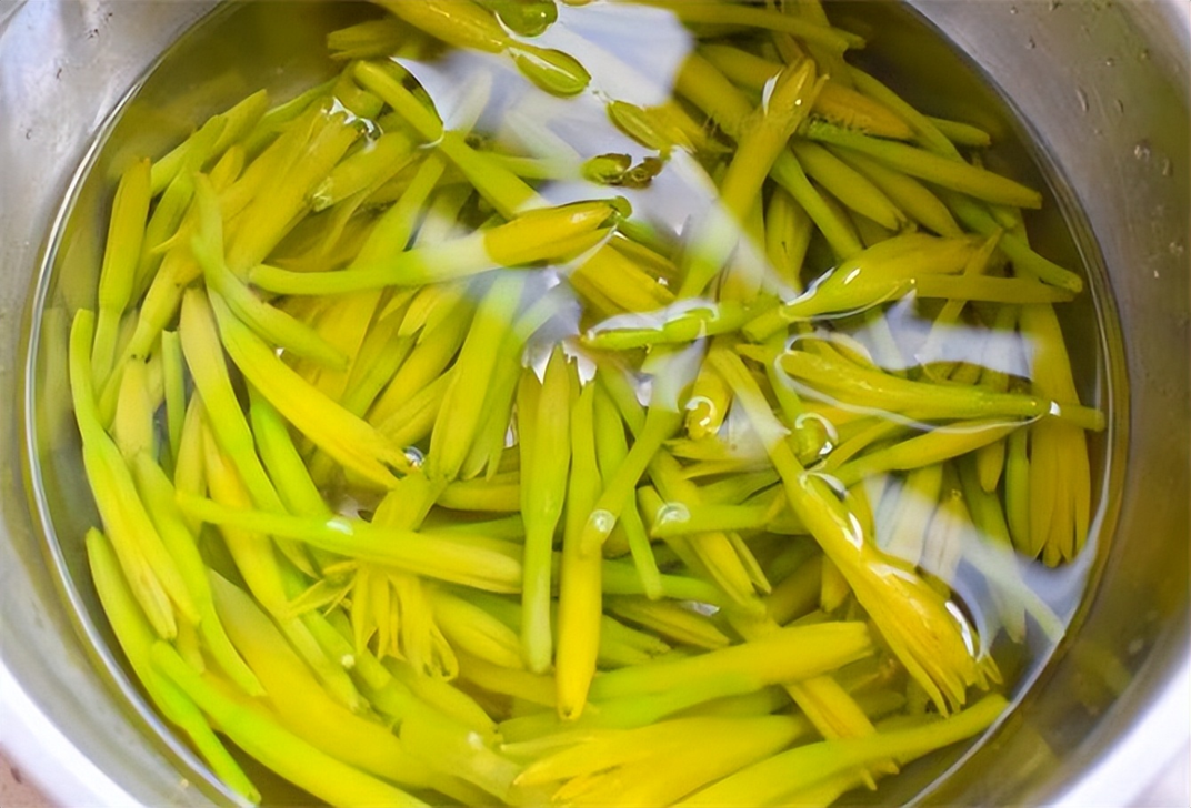 5 loại rau m&agrave; b&aacute;c sĩ kh&ocirc;ng bao giờ đụng đến, nhưng bạn c&oacute; thể đang ăn mỗi ng&agrave;y!- Ảnh 5.