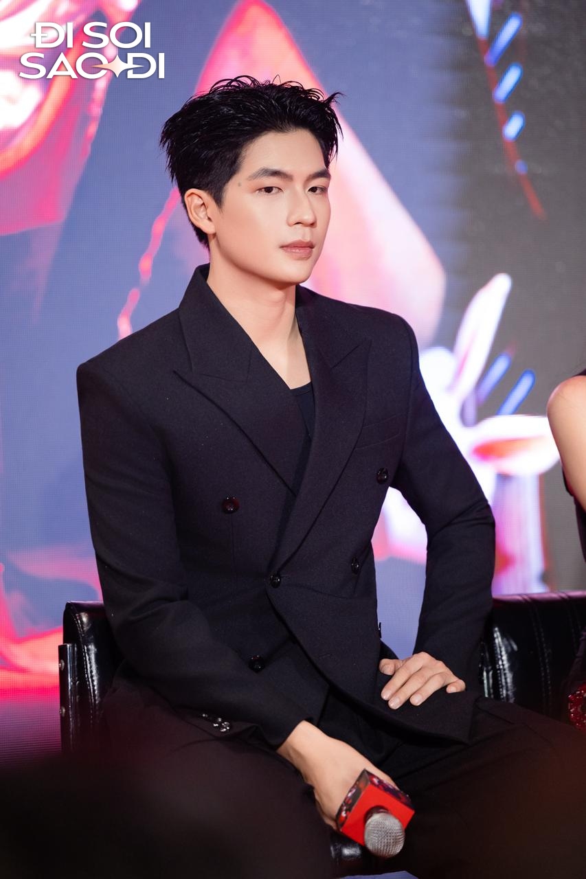 Cho tiền cũng kh&ocirc;ng tin đ&acirc;y l&agrave; Quốc Anh v&agrave; Văn Mai Hương- Ảnh 4.