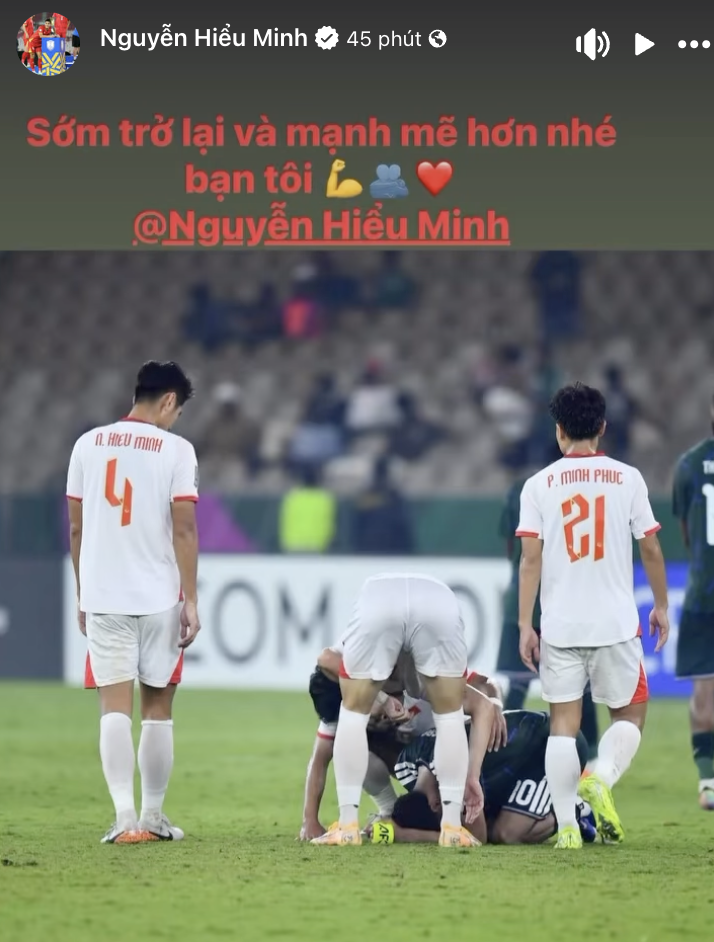 U23 Việt Nam thương nhau như thế: Ai cũng lo lắng khi Hiểu Minh chấn thương, đồng loạt cầu mong 1 điều- Ảnh 4.