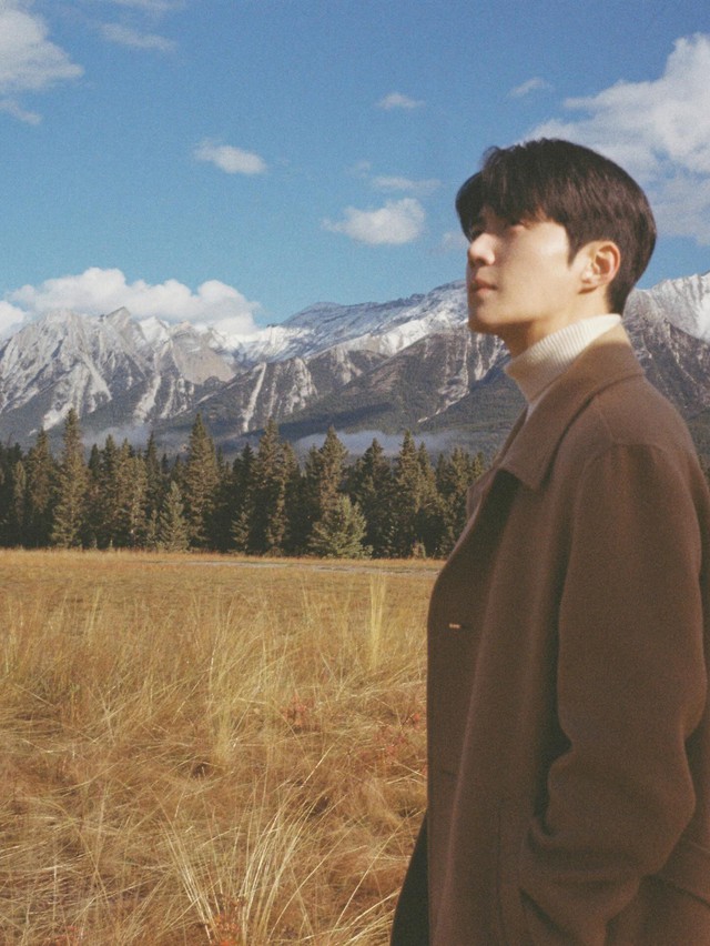 Nam diễn vi&ecirc;n c&oacute; nụ cười phải trao giải Nobel: B&iacute; quyết chăm vẻ đẹp trai tuổi 40 của Kim Seon Ho- Ảnh 4.