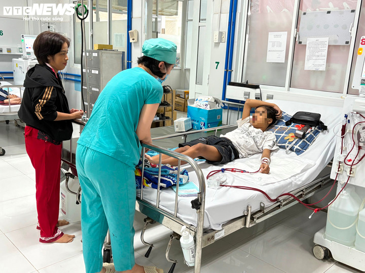 V&igrave; sao ng&agrave;y c&agrave;ng nhiều trẻ phải chạy thận?- Ảnh 1.