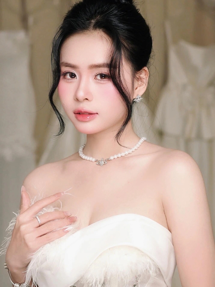 Nhan sắc người mẫu xinh đẹp l&agrave; vợ cầu thủ U23 Nguyễn Thanh Nh&agrave;n- Ảnh 9.