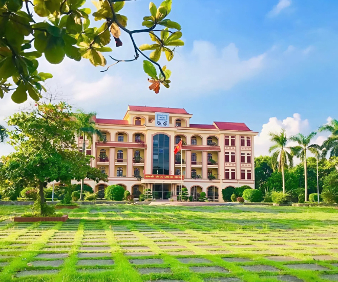 Ng&ocirc;i trường ĐỈNH nhất m&ugrave;a thi HSG Quốc gia năm nay: Đầu v&agrave;o cực gắt, l&agrave; l&ograve; luyện t&agrave;i năng "kh&eacute;t tiếng" mảnh đất Xứ Đ&ocirc;ng- Ảnh 1.