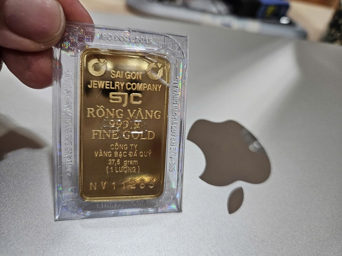 S&aacute;ng 21-1, gi&aacute; v&agrave;ng trong nước tiến s&aacute;t 170 triệu đồng- Ảnh 1.