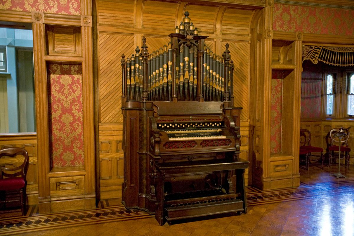 Những b&iacute; mật kinh ho&agrave;ng về "ng&ocirc;i nh&agrave; kỳ lạ nhất từng được x&acirc;y dựng" c&oacute; hơn 200 ph&ograve;ng, 10.000 cửa sổ v&agrave; 2.000 cửa ra v&agrave;o- Ảnh 6.