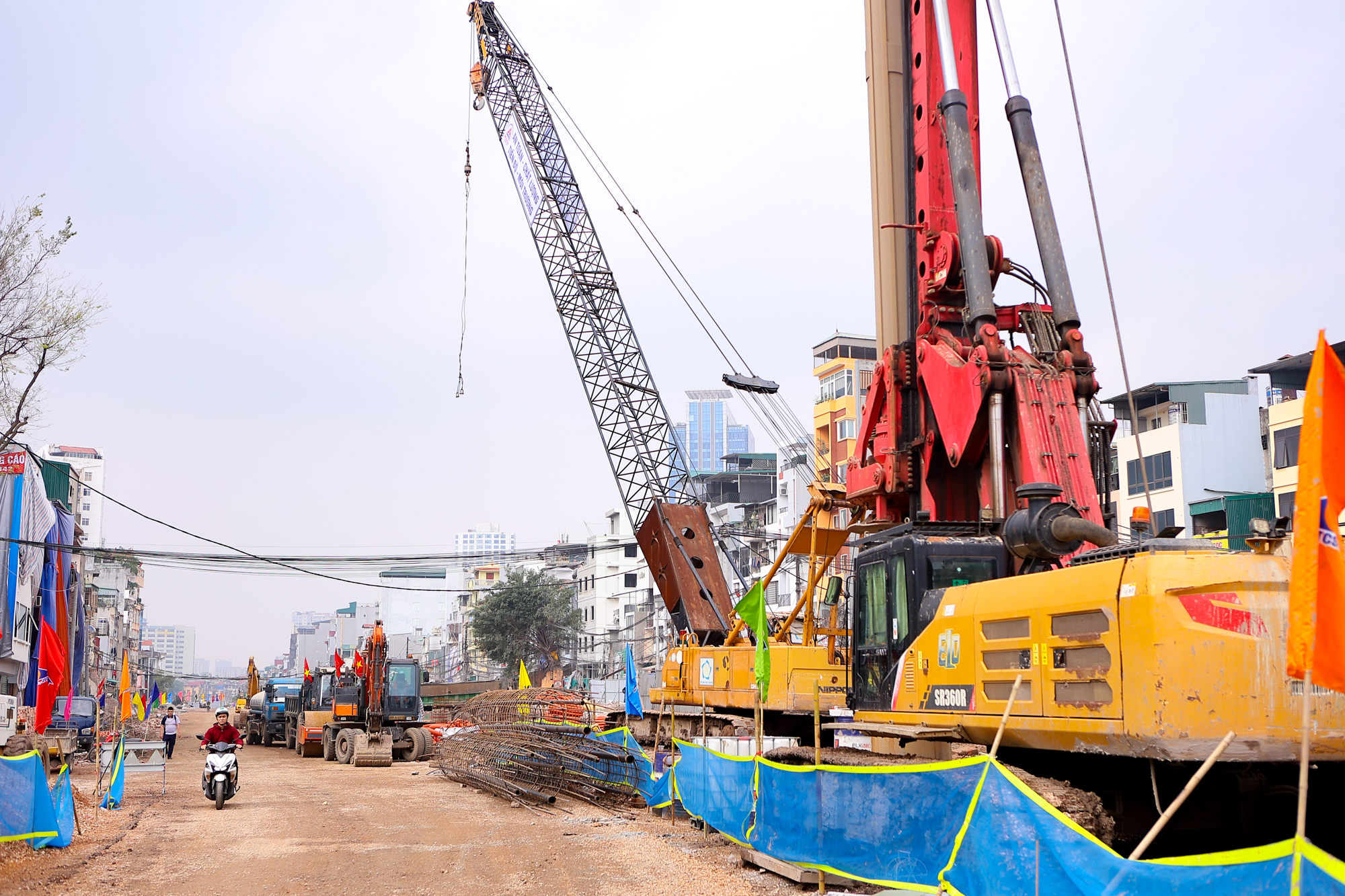 Kỳ tích thông xe tuyến đường mỗi mét tốn 3,5 tỷ: 30 năm chờ đợi và 30 ngày thần tốc giải cứu nút thắt thủ đô- Ảnh 2. Kỳ tích thông xe tuyến đường mỗi mét tốn 3,5 tỷ: 30 năm chờ đợi và 30 ngày thần tốc giải cứu nút thắt thủ đô- Ảnh 2.