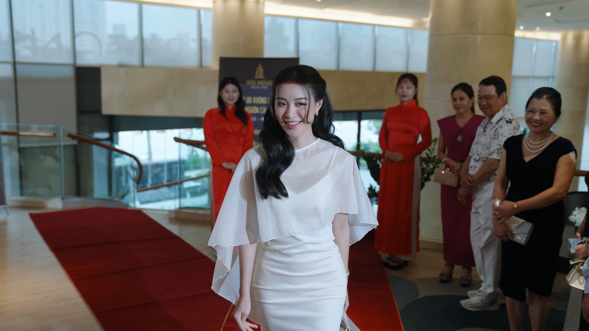 Xem phim Việt giờ v&agrave;ng 20 năm mới thấy 1 bộ l&agrave; đại tiệc visual: Nữ ch&iacute;nh đẹp t&ecirc; t&aacute;i, c&oacute; cả Kim Tae Hee Việt Nam- Ảnh 11.