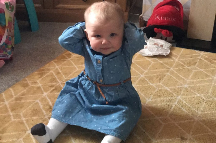 Nuốt vi&ecirc;n pin c&uacute;c &aacute;o, b&eacute; g&aacute;i 2 tuổi thủng động mạch chủ, chết thương t&acirc;m- Ảnh 1.