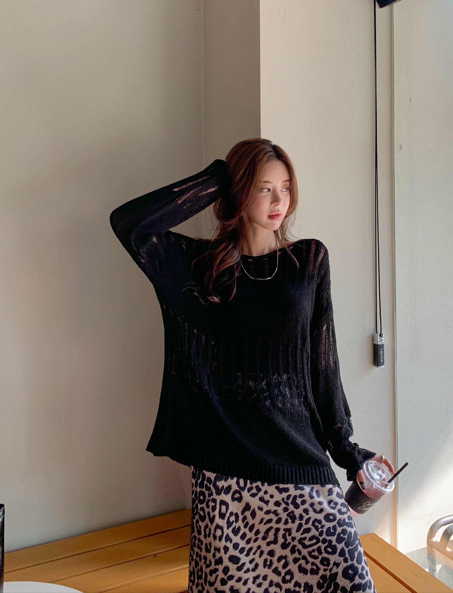 Cả tuần mặc đồ đen - trắng vẫn đẹp miễn ch&ecirc; với 5 c&ocirc;ng thức- Ảnh 8.