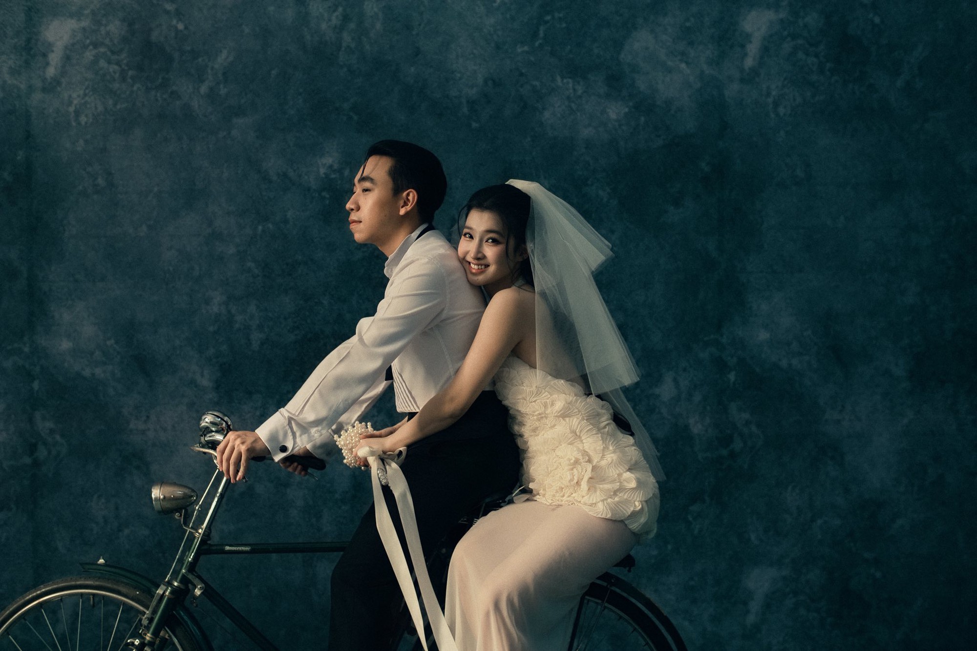 Lộ ảnh cưới n&eacute;t căng của &Aacute; hậu Phương Nhi v&agrave; thiếu gia Minh Ho&agrave;ng- Ảnh 3.