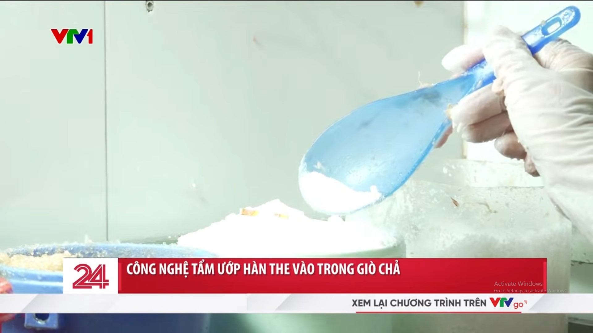 R&ugrave;ng m&igrave;nh lời khai của chủ cơ sở gi&ograve; chả tr&ecirc;n phố cổ H&agrave; Nội d&ugrave;ng chất cấm: Cho "t&iacute; ti" th&ocirc;i, 10kg thịt chỉ cho nửa th&igrave;a h&agrave;n the- Ảnh 3.