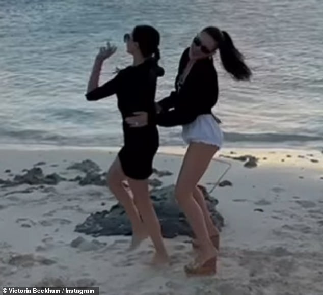 Mẹ chồng - n&agrave;ng d&acirc;u nh&agrave; Beckham đ&acirc;u phải l&uacute;c n&agrave;o cũng bất h&ograve;a!- Ảnh 8.