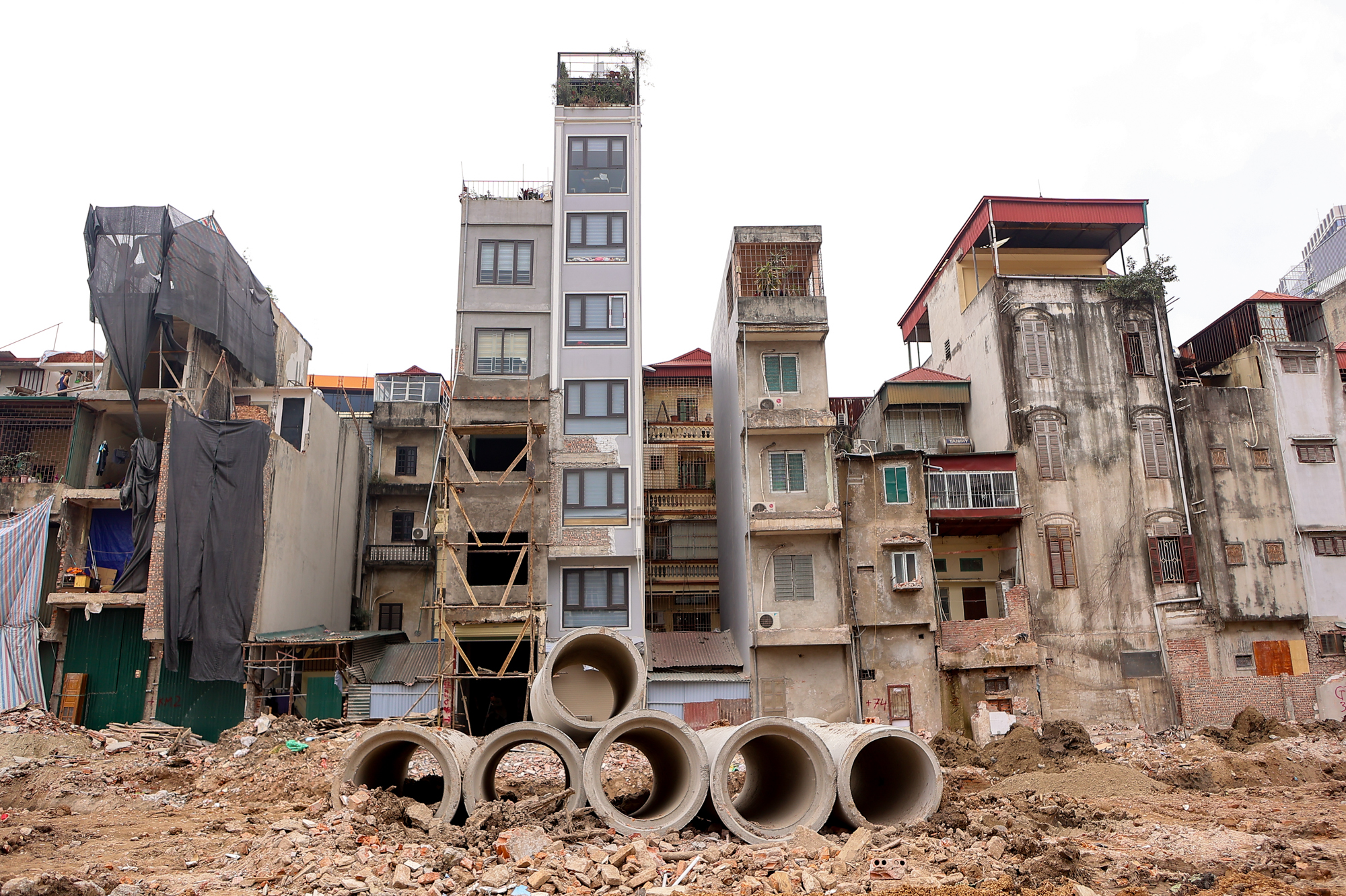 Kỳ tích thông xe tuyến đường mỗi mét tốn 3,5 tỷ: 30 năm chờ đợi và 30 ngày thần tốc giải cứu nút thắt thủ đô- Ảnh 8. Kỳ tích thông xe tuyến đường mỗi mét tốn 3,5 tỷ: 30 năm chờ đợi và 30 ngày thần tốc giải cứu nút thắt thủ đô- Ảnh 8.