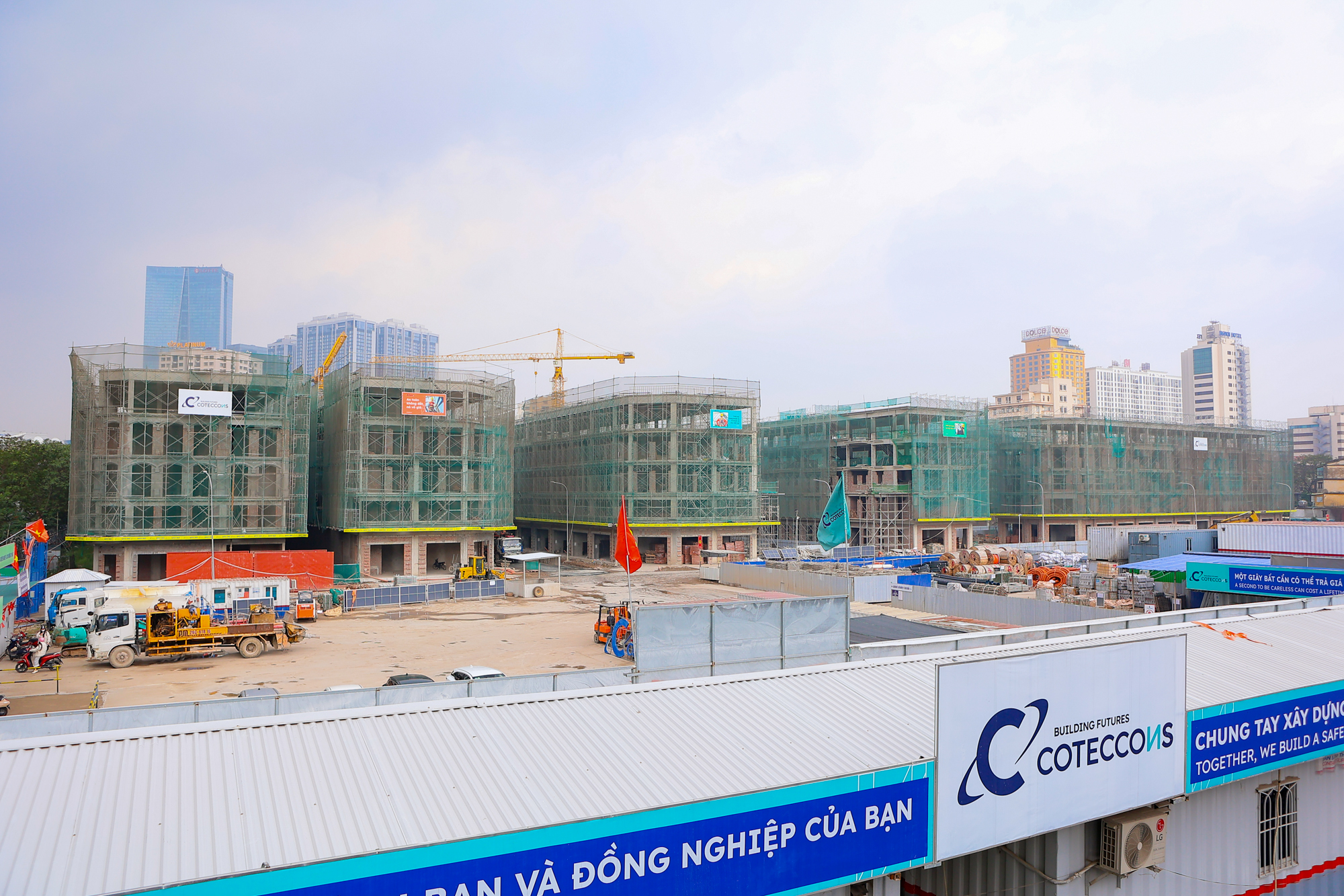 Kỳ tích thông xe tuyến đường mỗi mét tốn 3,5 tỷ: 30 năm chờ đợi và 30 ngày thần tốc giải cứu nút thắt thủ đô- Ảnh 9. Kỳ tích thông xe tuyến đường mỗi mét tốn 3,5 tỷ: 30 năm chờ đợi và 30 ngày thần tốc giải cứu nút thắt thủ đô- Ảnh 9.