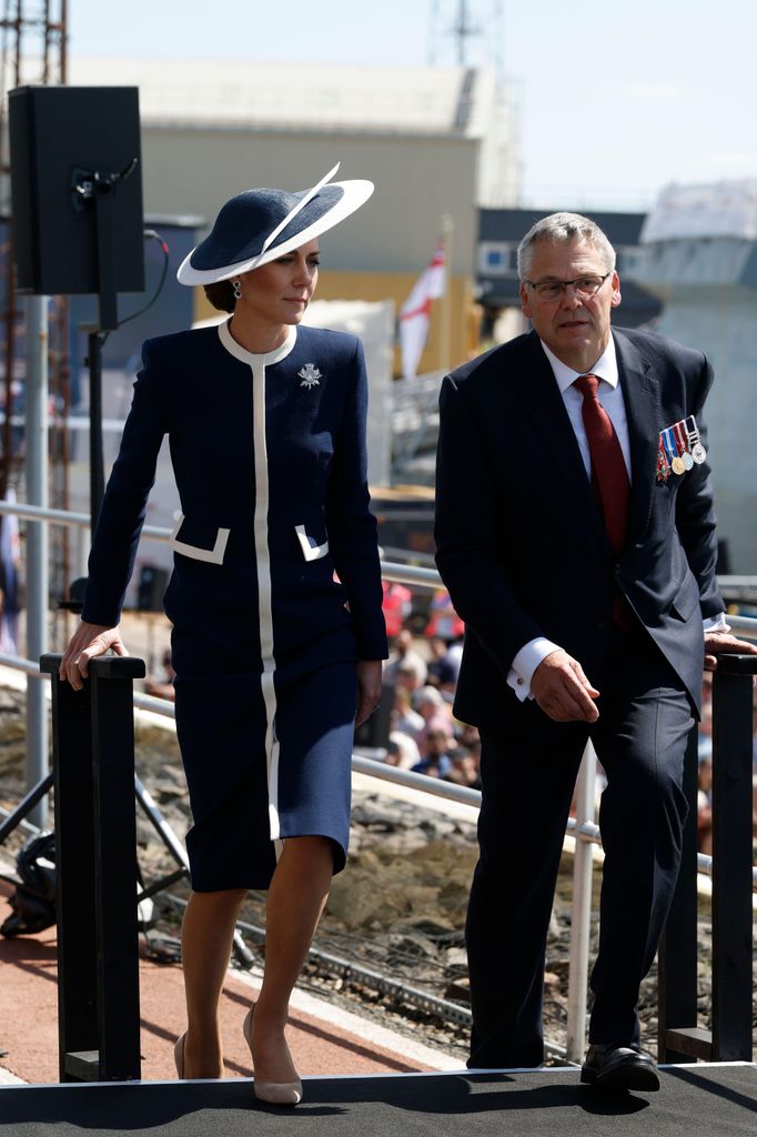 C&ocirc;ng ch&uacute;a Charlotte đang viết tiếp "di sản thời trang" của b&agrave; nội Diana v&agrave; mẹ Kate theo c&aacute;ch kh&ocirc;ng thể ngọt ng&agrave;o hơn- Ảnh 2.