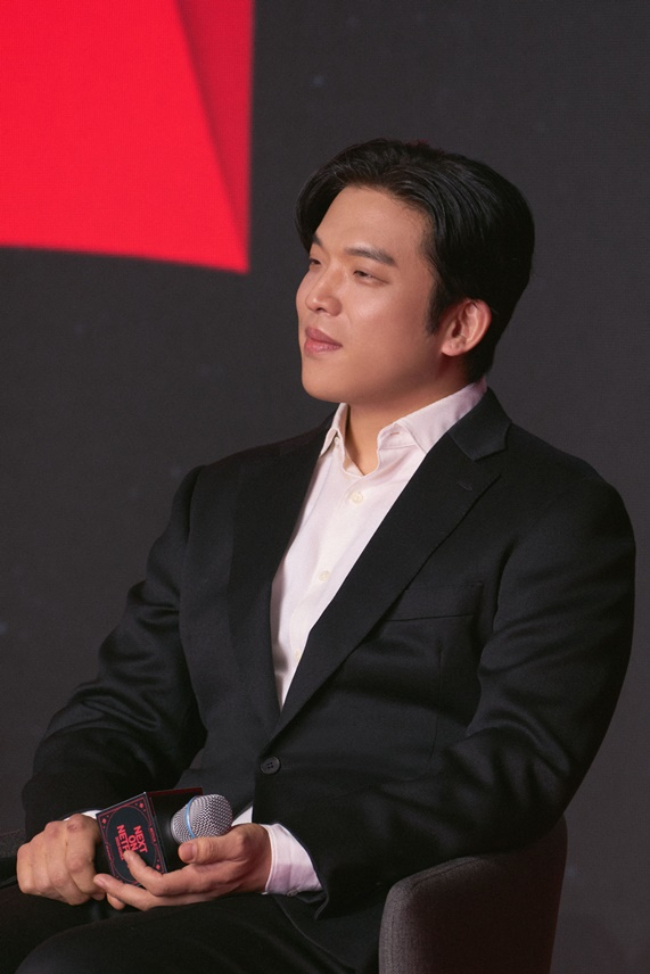 Khung hình gây bấn loạn nhất ngày: Son Ye Jin bị “mỹ nhân đổi đời nhờ áo dài Việt” áp đảo?- Ảnh 7. Khung hình gây bấn loạn nhất ngày: Son Ye Jin bị “mỹ nhân đổi đời nhờ áo dài Việt” áp đảo?- Ảnh 7.