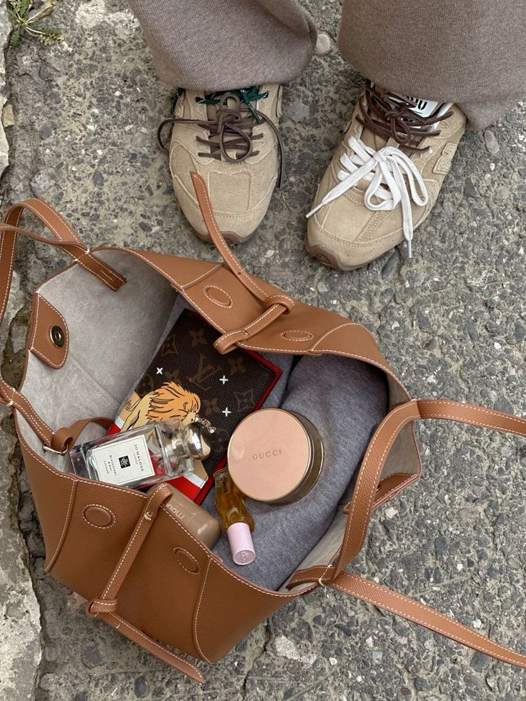 Pol&egrave;ne sắp tăng gi&aacute;, d&acirc;n t&igrave;nh xếp h&agrave;ng d&agrave;i tranh thủ mua gom- Ảnh 12.