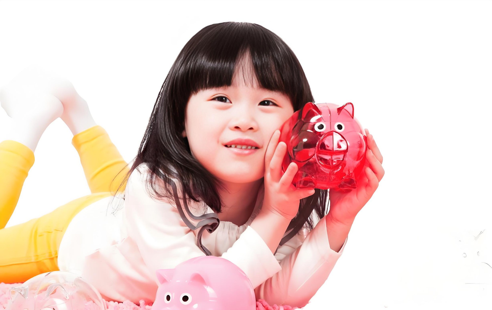 Sự kh&aacute;c biệt "một trời một vực" giữa trẻ c&oacute; v&agrave; kh&ocirc;ng c&oacute; tiền ti&ecirc;u vặt từ nhỏ- Ảnh 2.